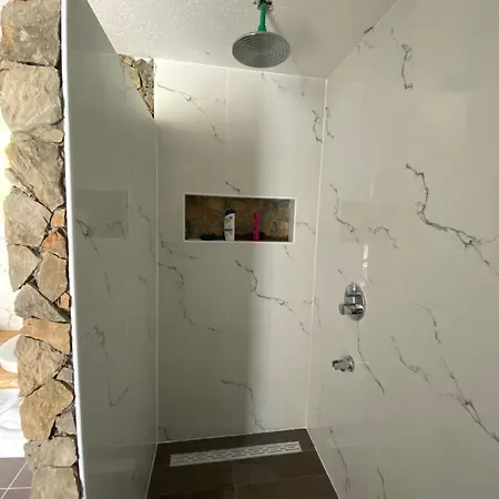 Uvacka Tisina בית נופש סייניצה